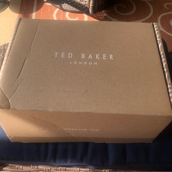 Ted Baker Sarahh Leather Shopper + Large Leather Pouch/Clutch in Black - Picture 15 of 16